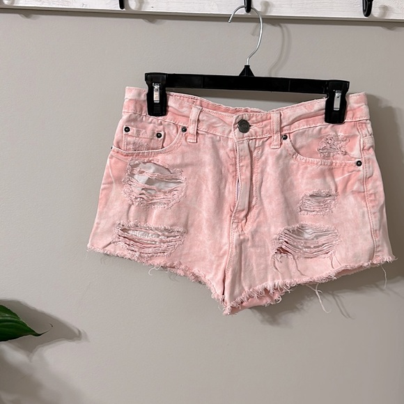 Distressed BDG Shorts - Picture 3 of 6